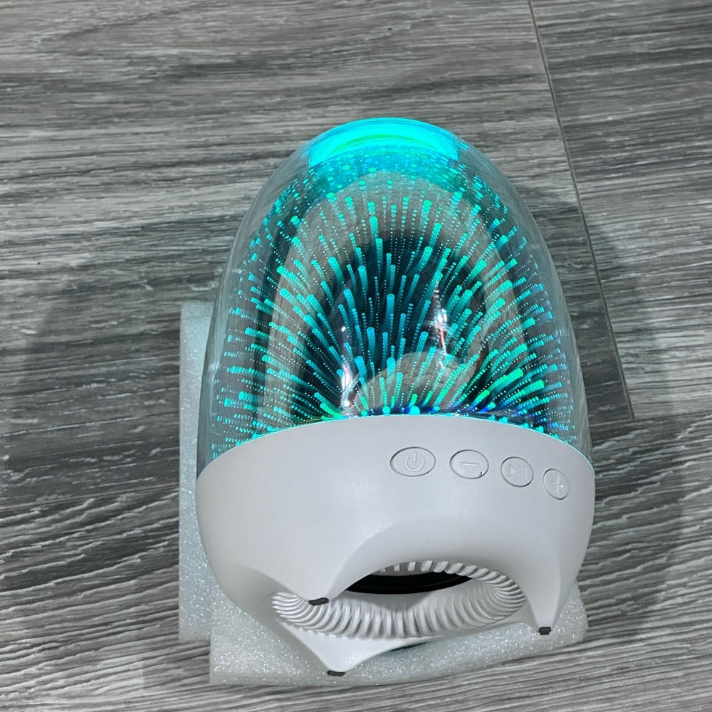 Aiscool Multifunctional Night Light (Blue Tooth) Speaker 7 Color LED New